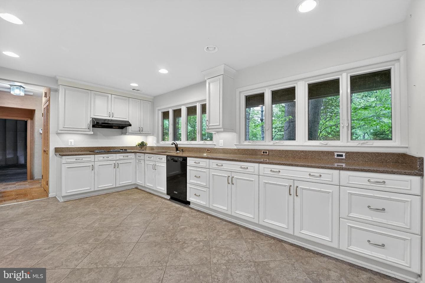 5215 Hesperus Drive photo 2