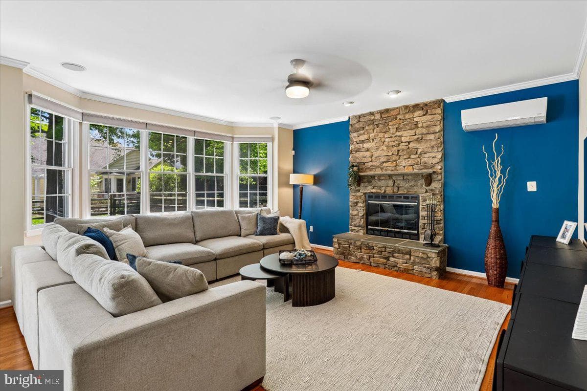 9909 Midsummer Snow Lane photo 19