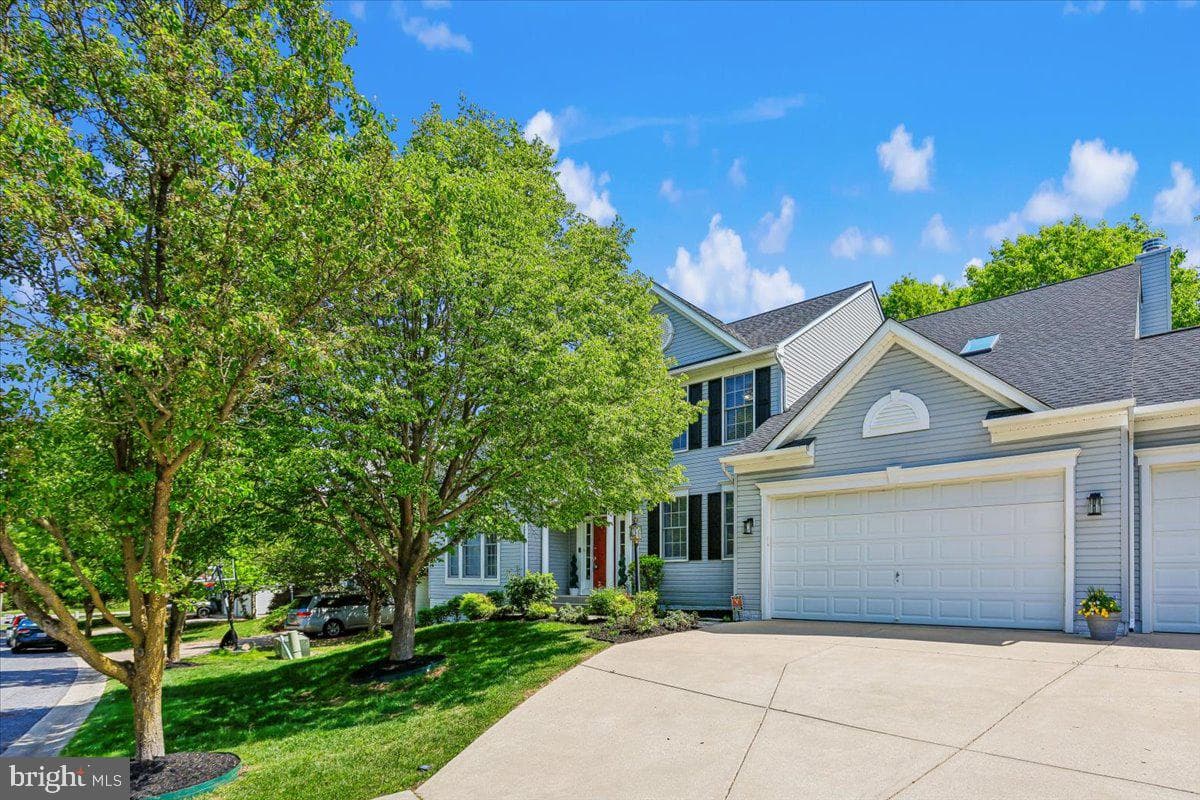 9909 Midsummer Snow Lane photo 2