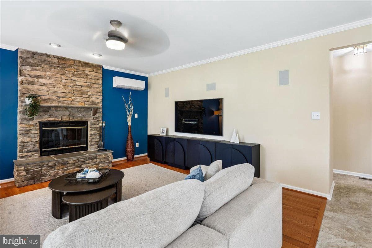 9909 Midsummer Snow Lane photo 21