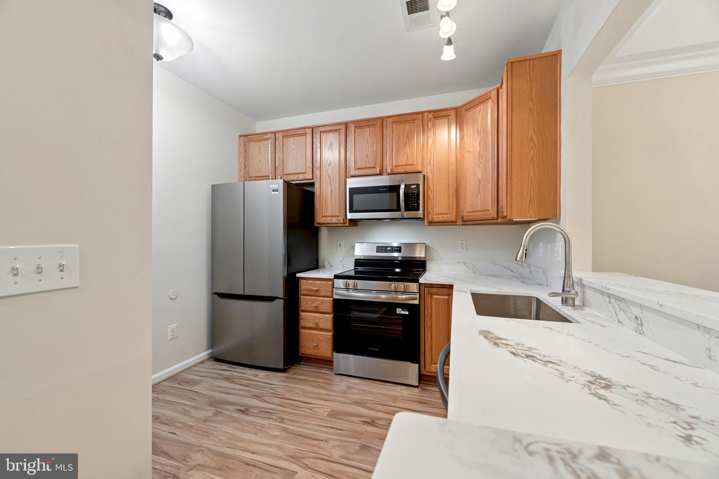 6155 Shadywood Road #401 photo 15