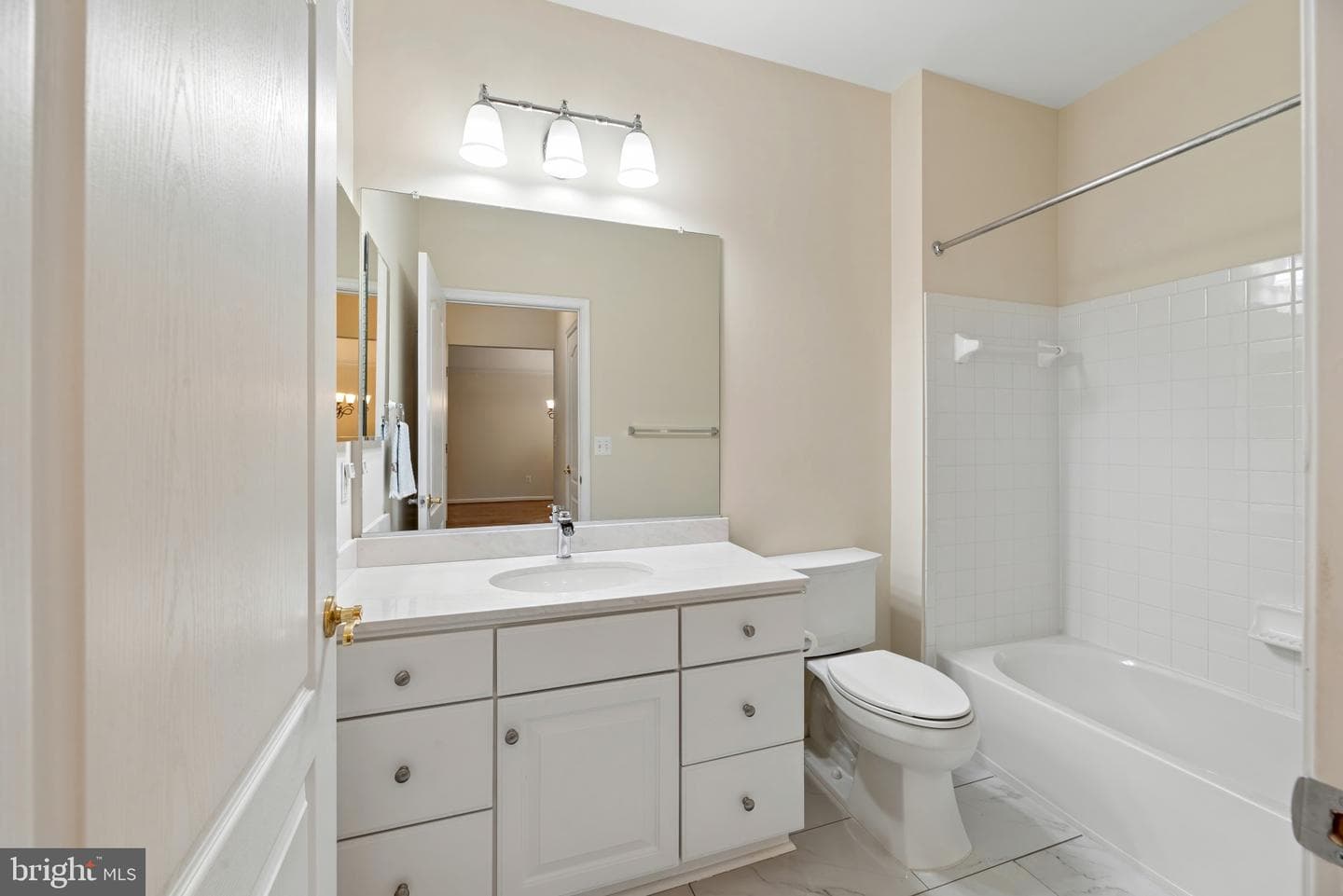 6155 Shadywood Road #401 photo 32