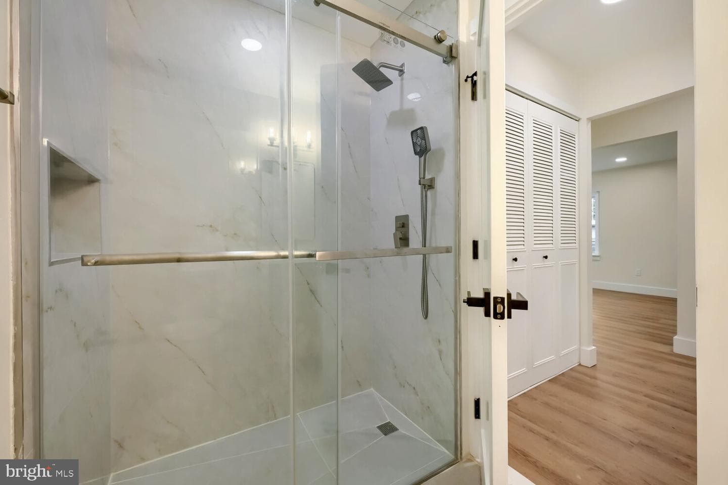 5501 Woodenhawk Circle photo 14