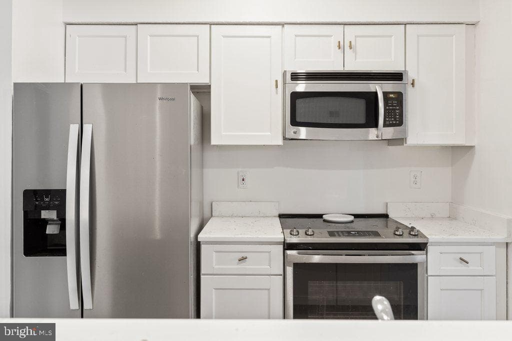 6205 Sandpiper Court #202 photo 13