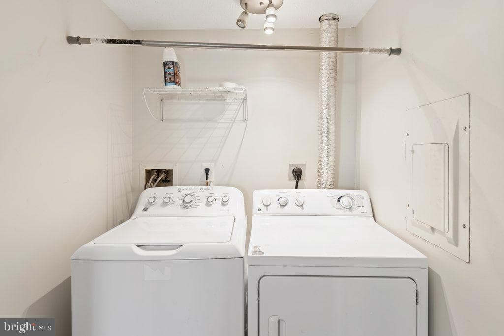 6205 Sandpiper Court #202 photo 35