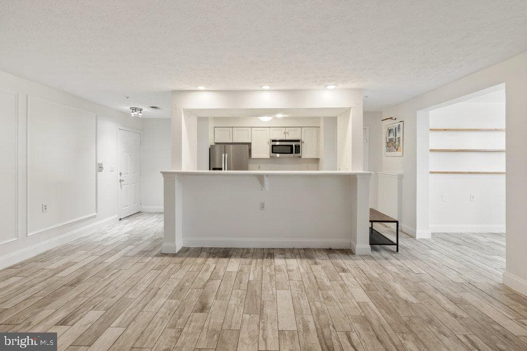6205 Sandpiper Court #202 photo 8