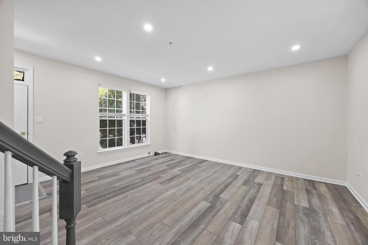 8880 Papillon Drive photo 12