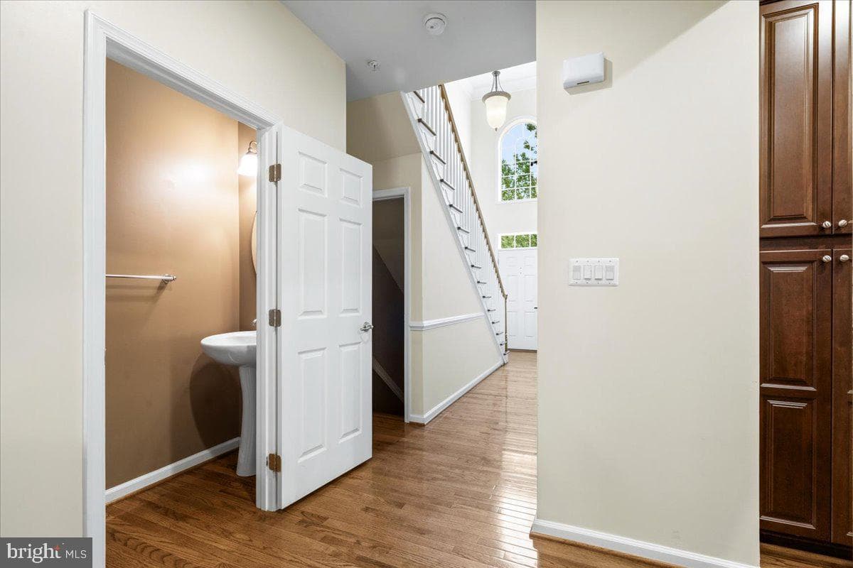 2372 Adam David Way photo 12