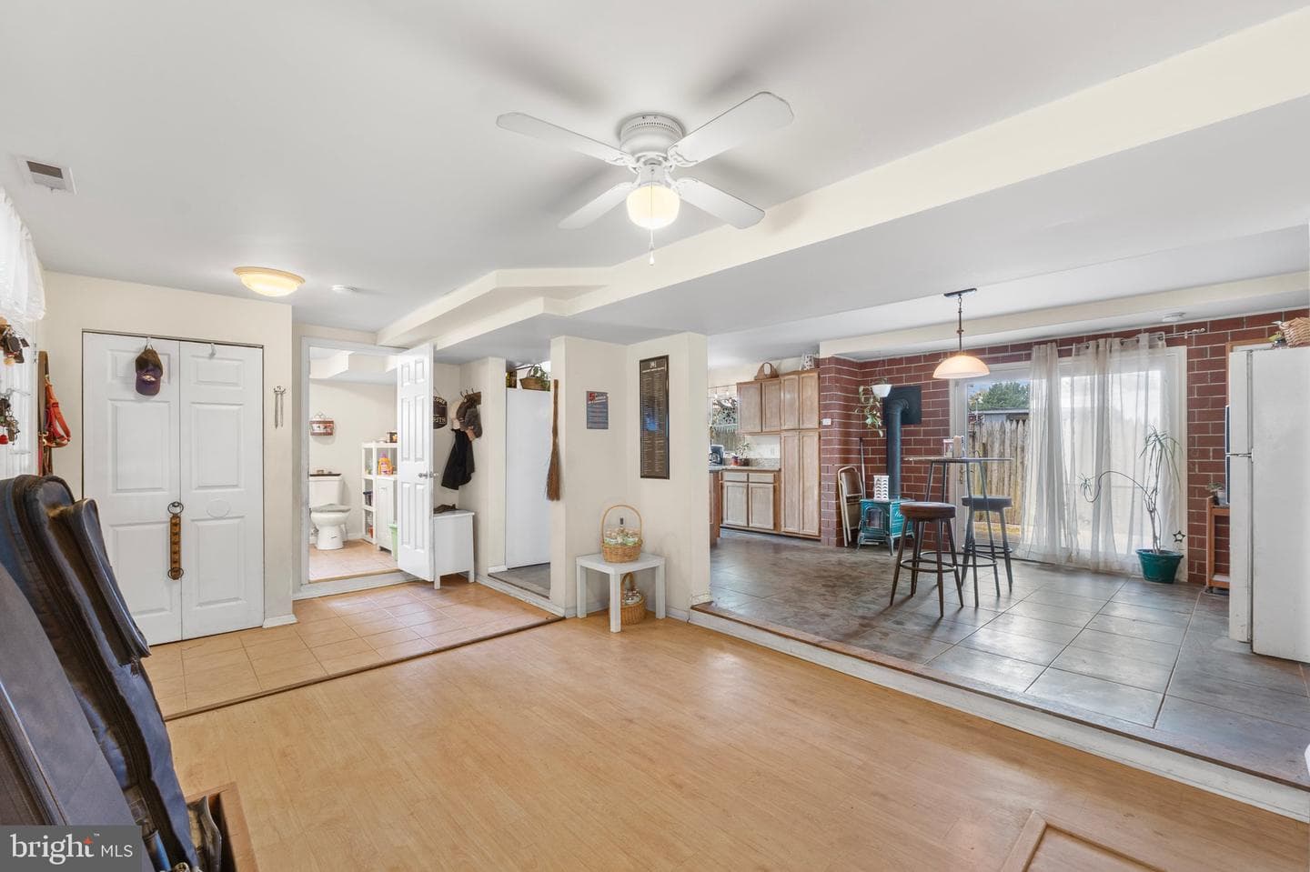 15921 Frederick Road photo 8
