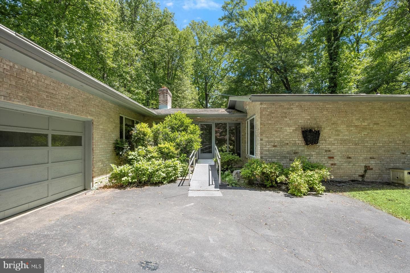 13922 Wayside Drive photo 5