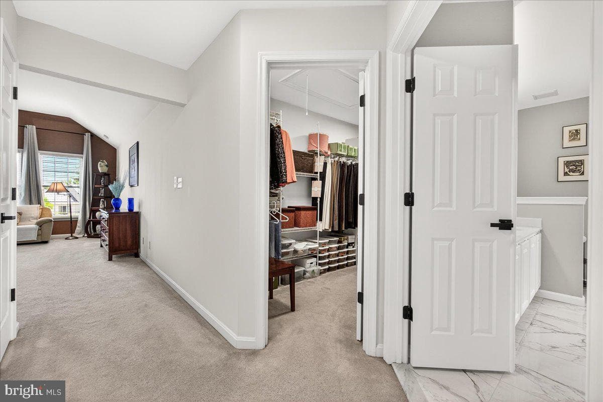 10201 Maxine Street photo 27