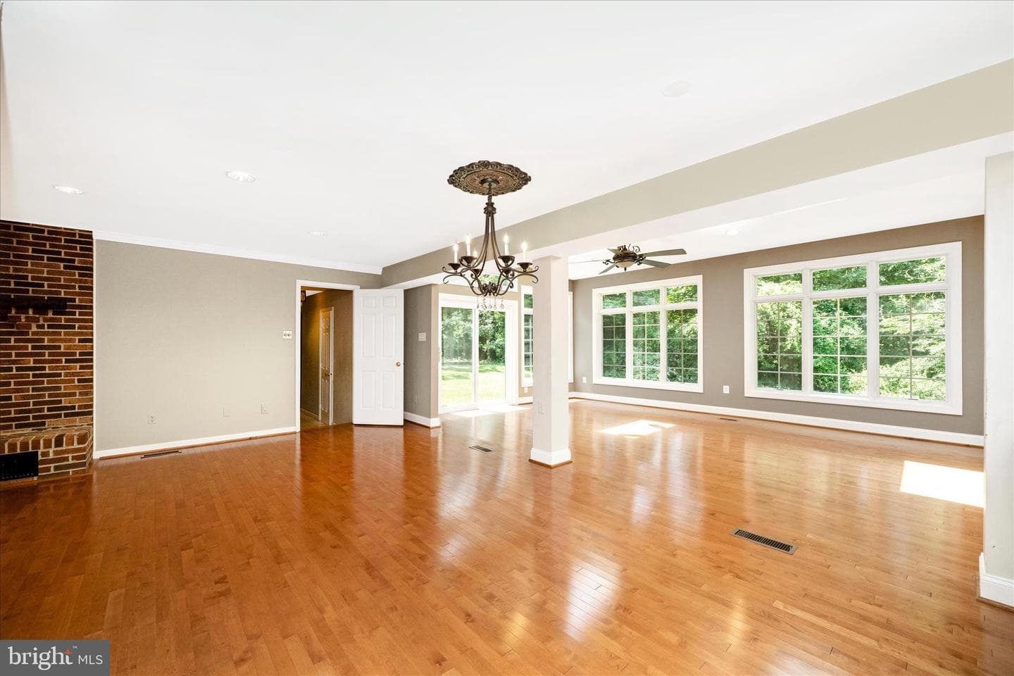 6667 Luster Drive photo 32