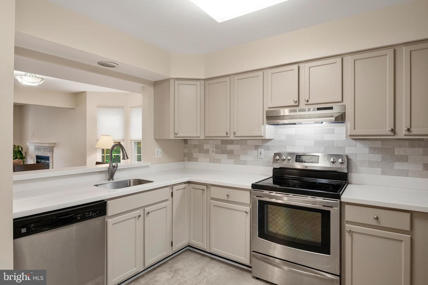 6408 Frothingham Court photo 11