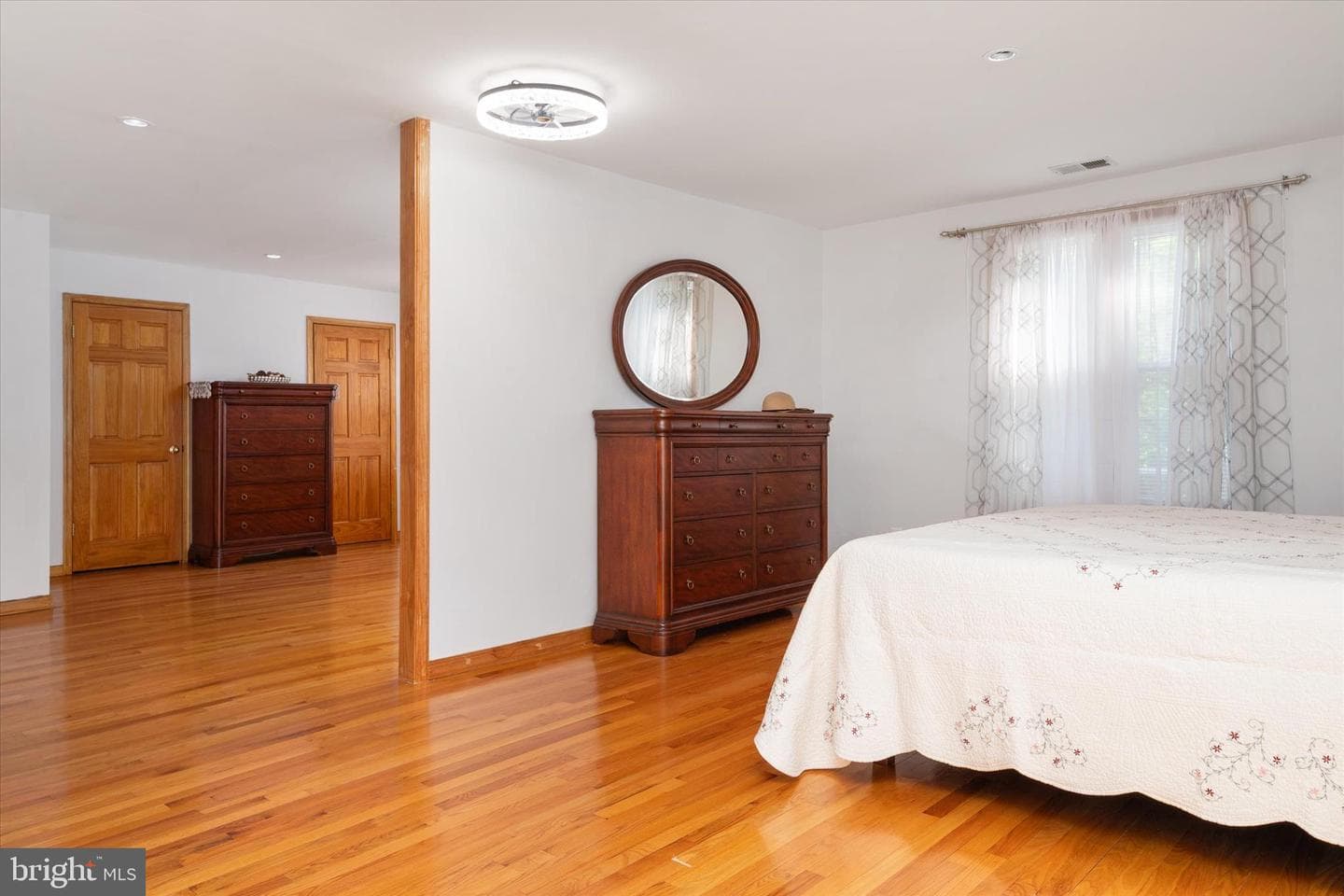 9460 Guilford Road photo 38