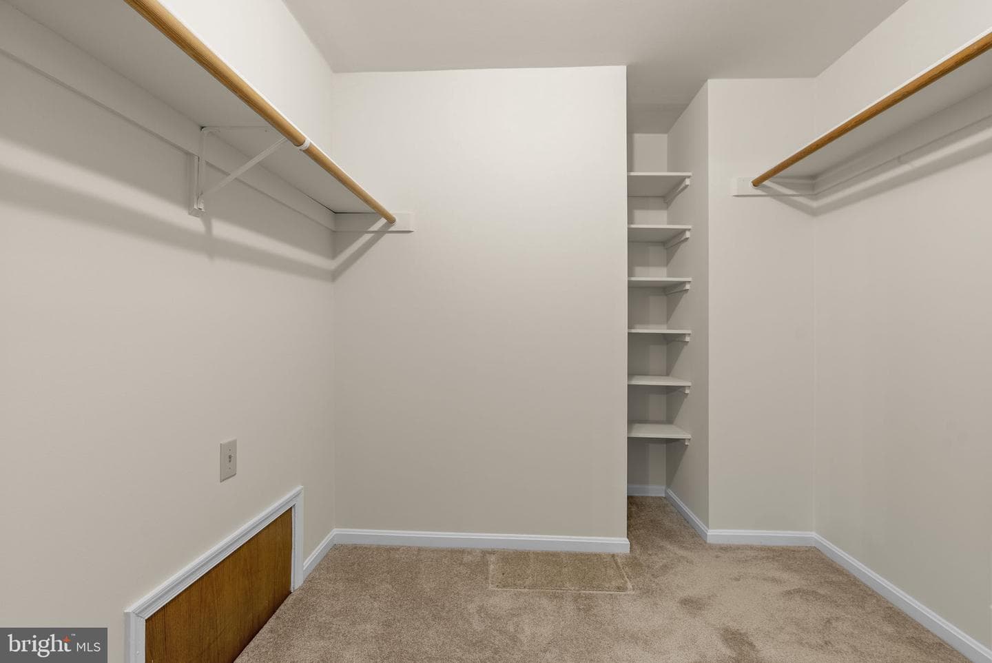 17513 Country View Way photo 32
