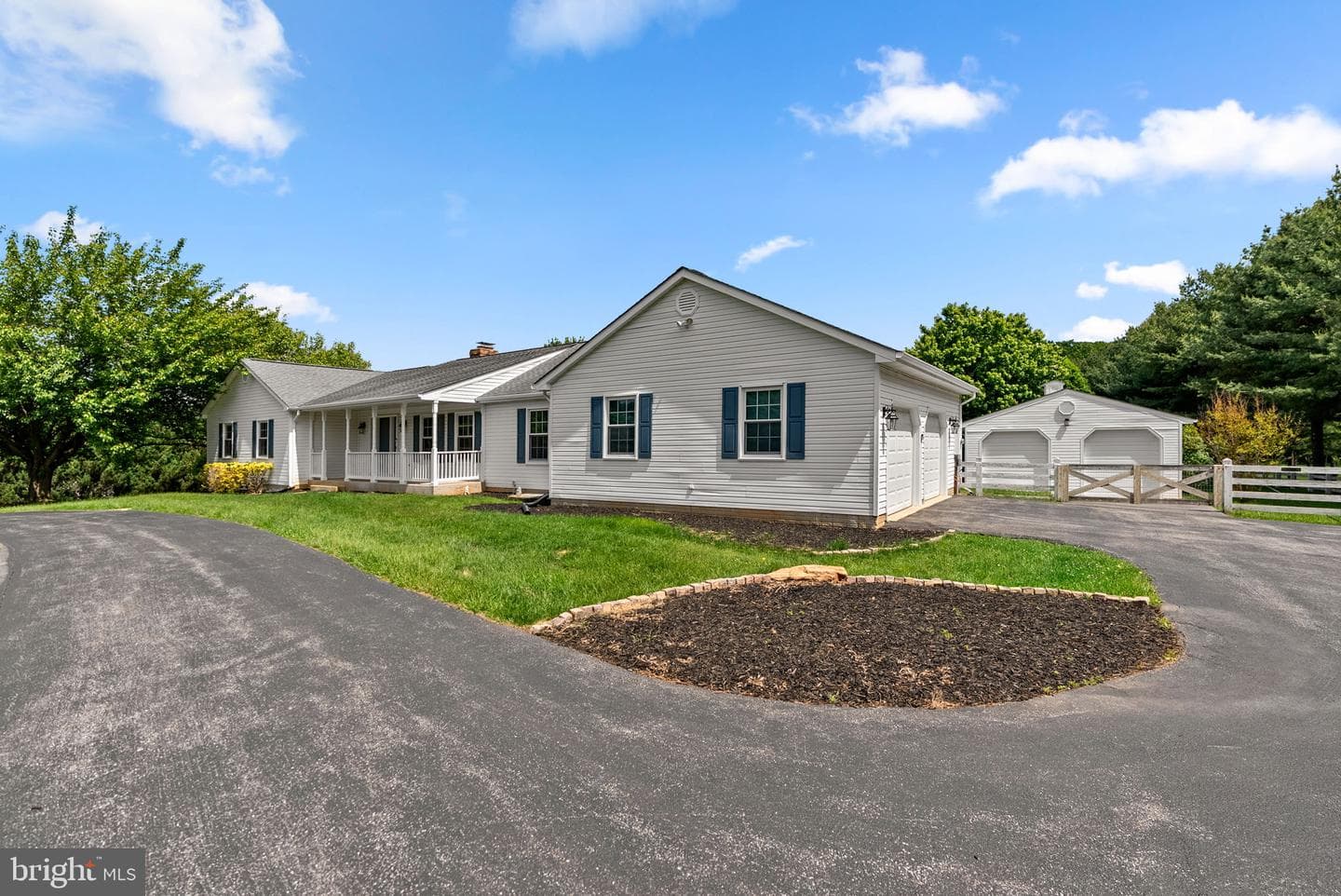 17513 Country View Way photo 4