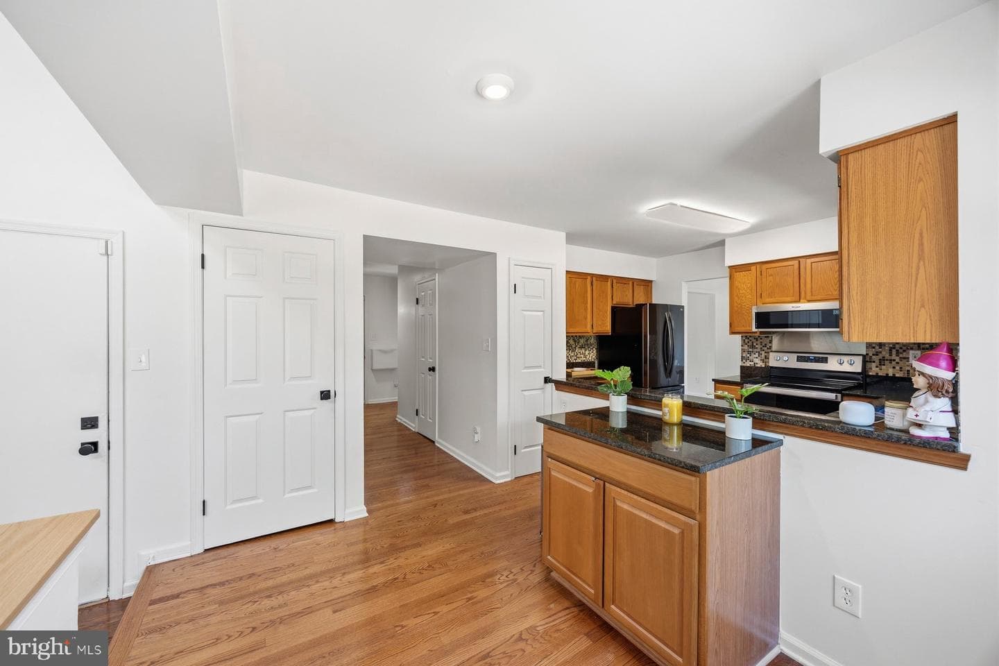 3619 Saint Johns Lane photo 7