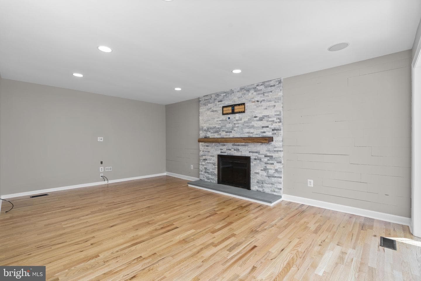 3131 Kings Court photo 17