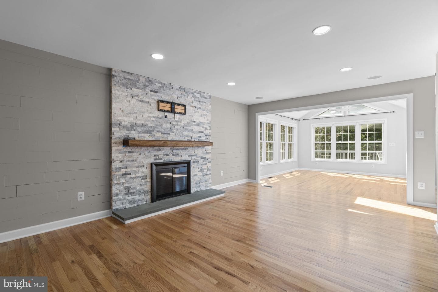 3131 Kings Court photo 3