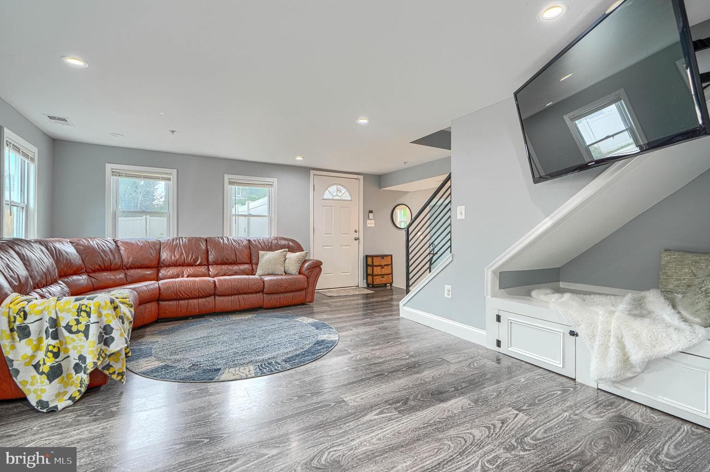 5797 Railroad Avenue photo 12