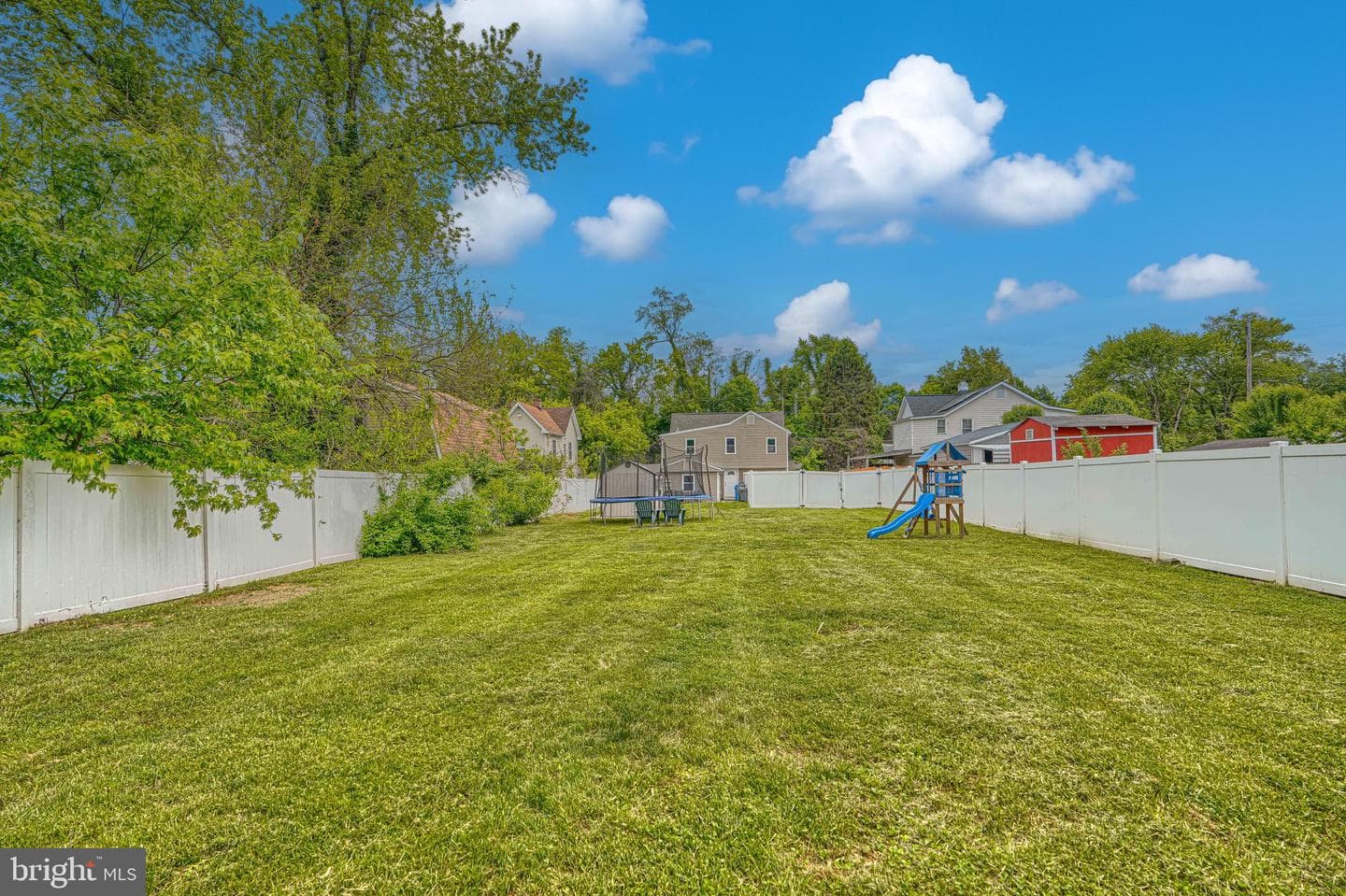 5797 Railroad Avenue photo 42