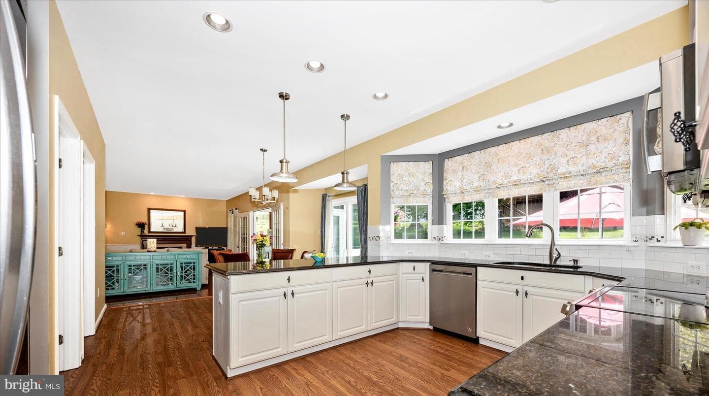 6400 Glittering Light Ln photo 19