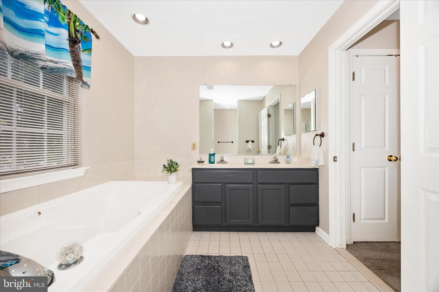 6400 Glittering Light Ln photo 28