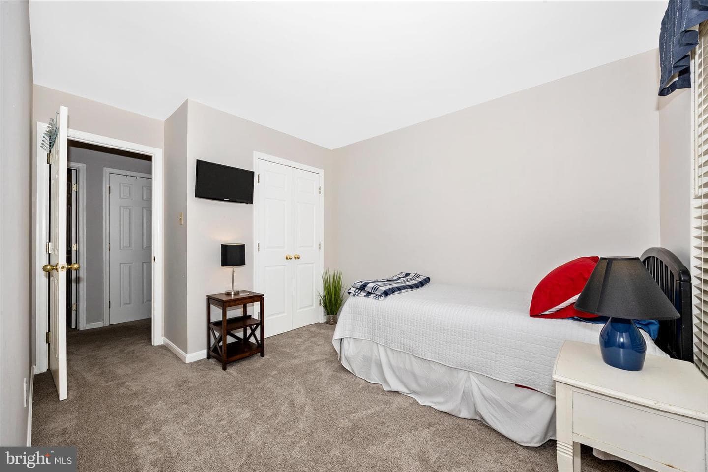 6400 Glittering Light Ln photo 34