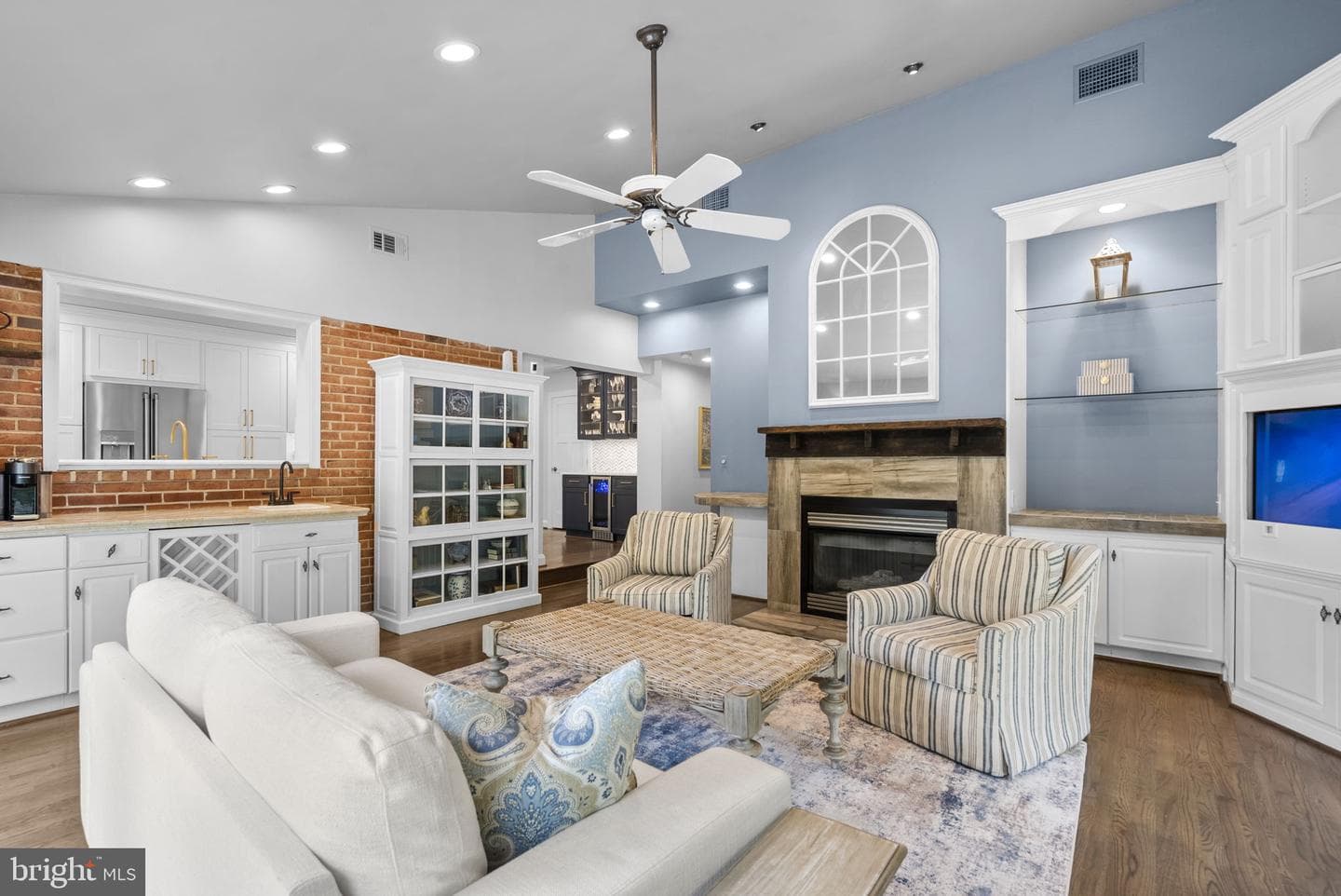 9006 Crestleigh Road photo 19