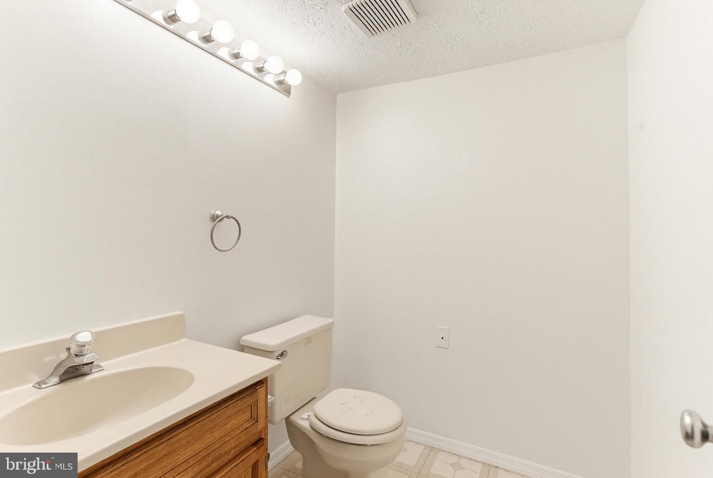 8009 Brightwood Court photo 25