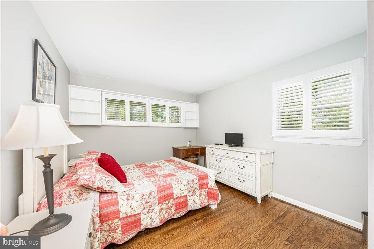 6433 Amherst Avenue photo 31