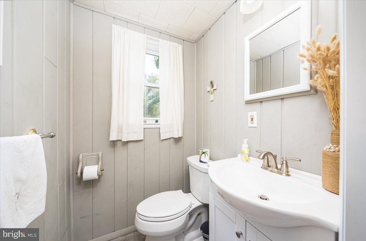 6433 Amherst Avenue photo 41