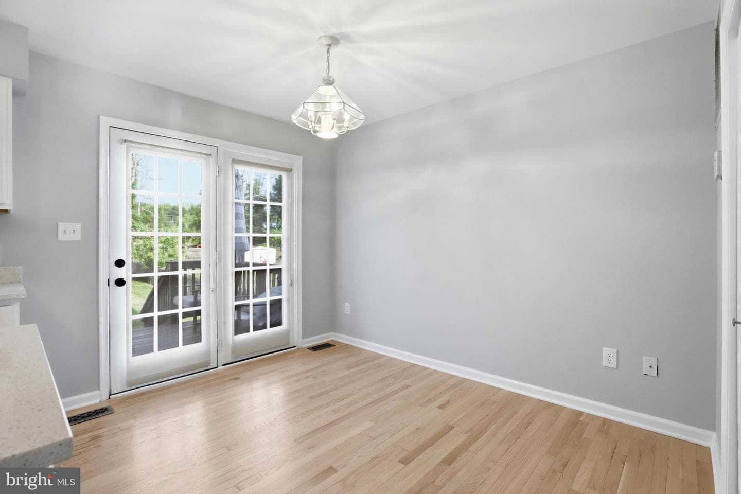 9323 Meredith Avenue photo 17