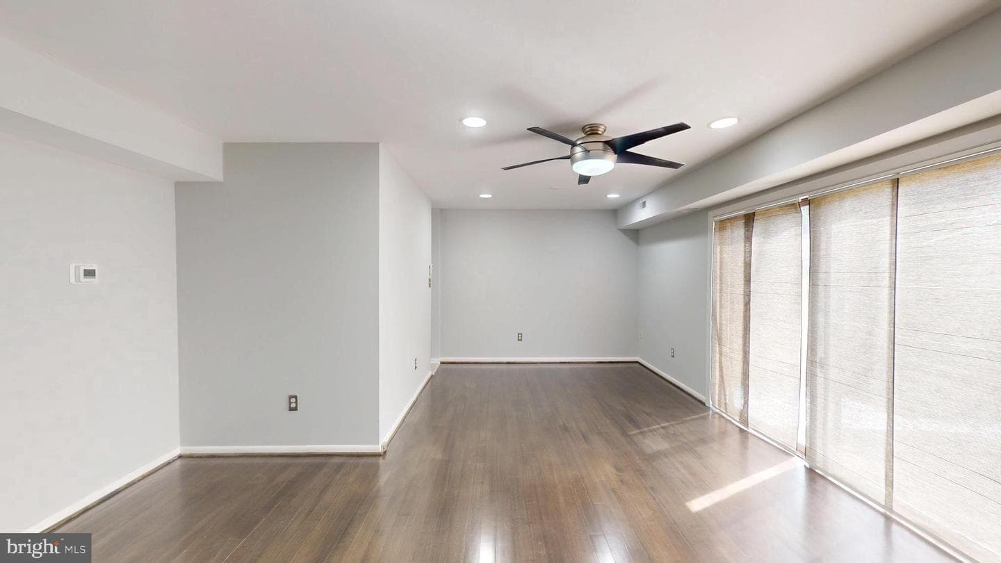10298 Greek Boy Place photo 15