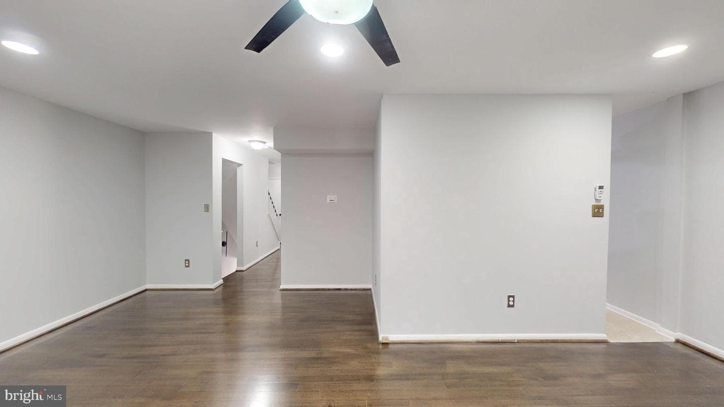 10298 Greek Boy Place photo 16