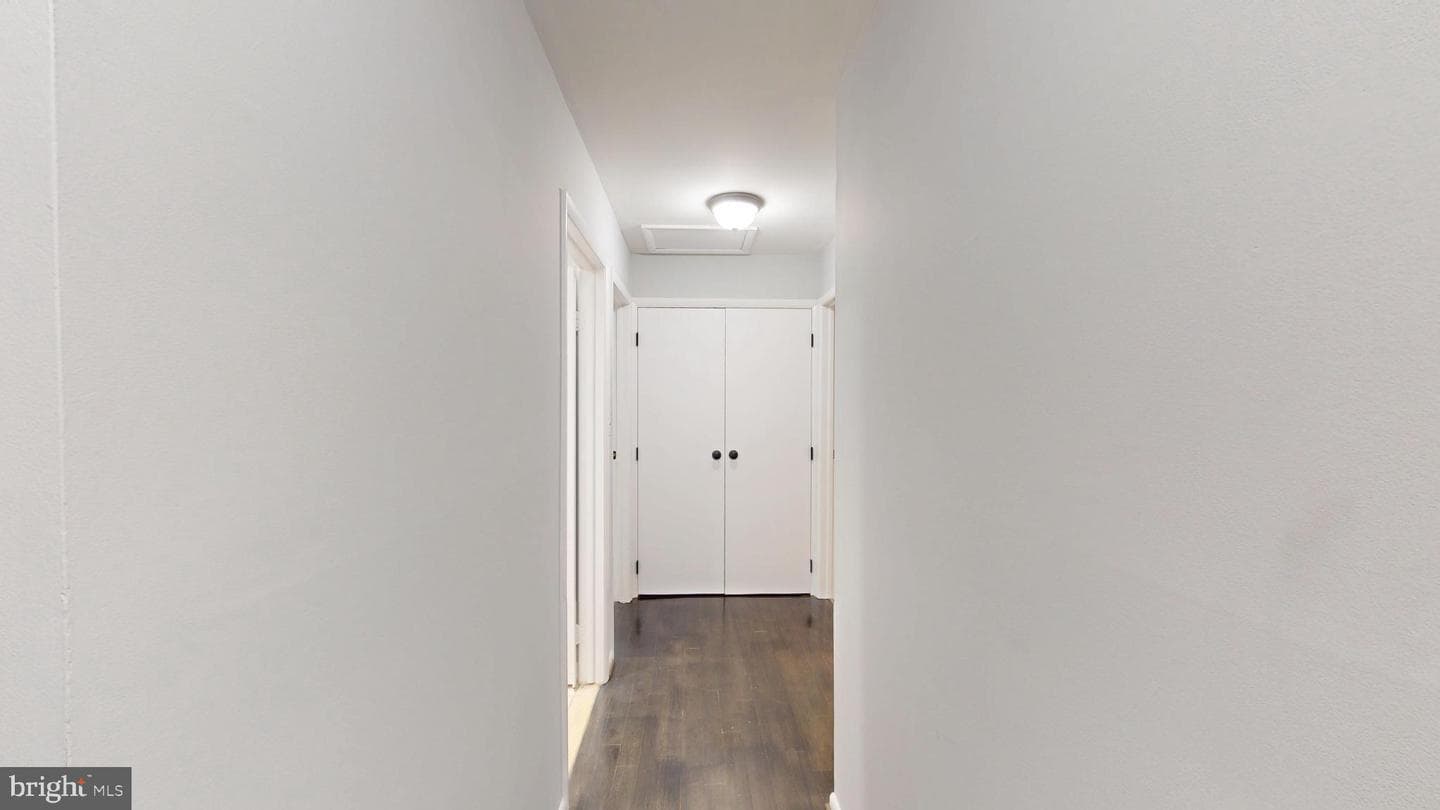 10298 Greek Boy Place photo 31
