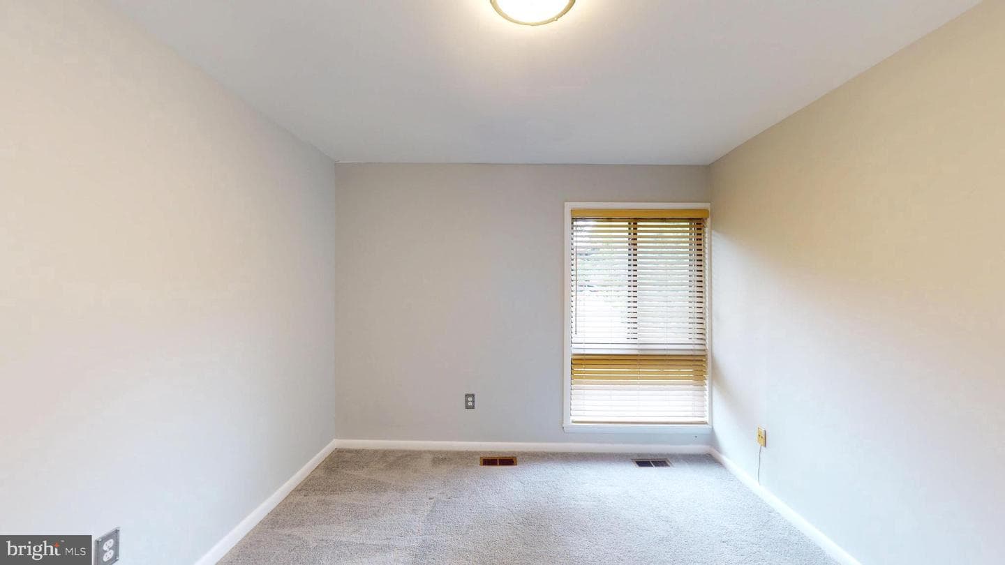 10298 Greek Boy Place photo 36