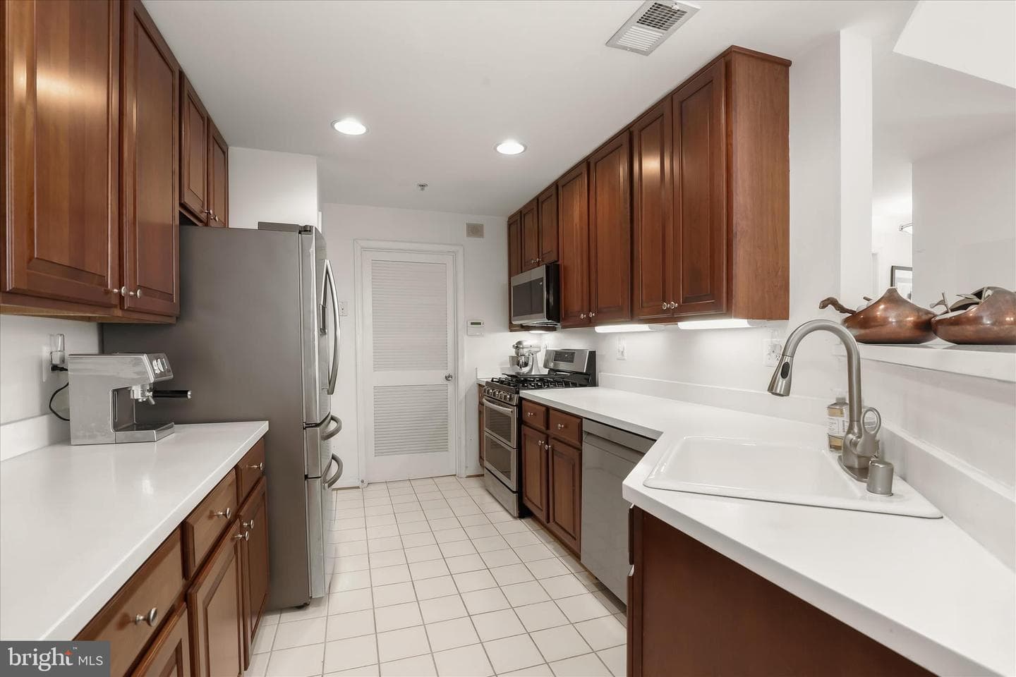 10714 Symphony Way E #206 photo 14