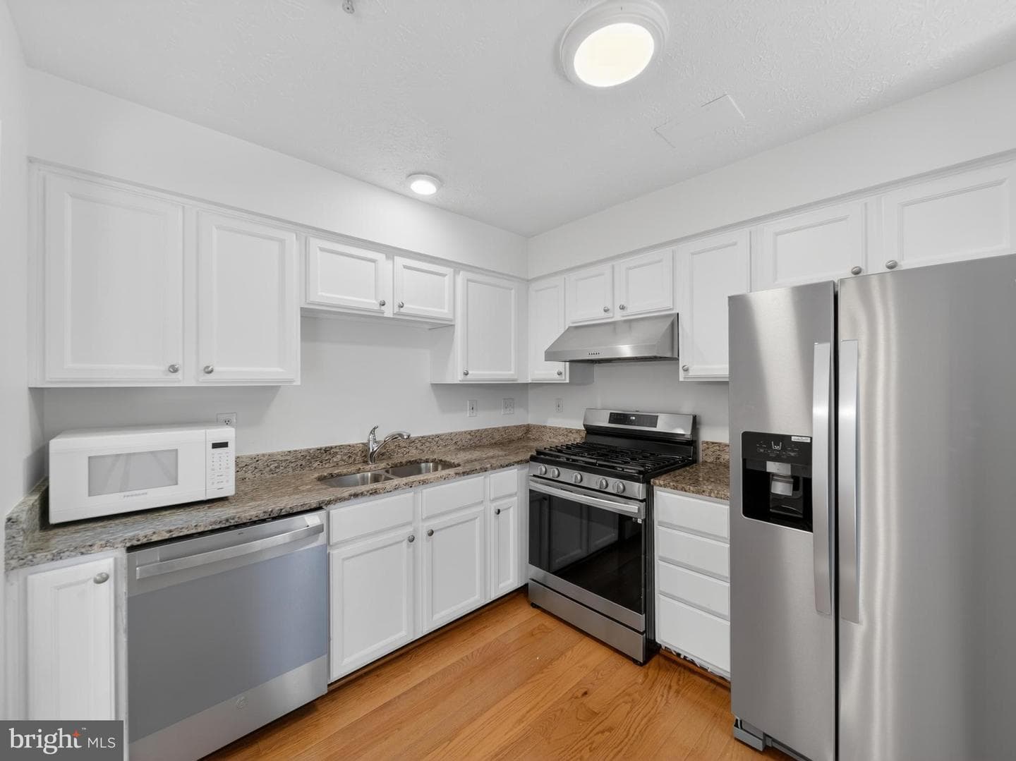 8807 Ashberry Court photo 10