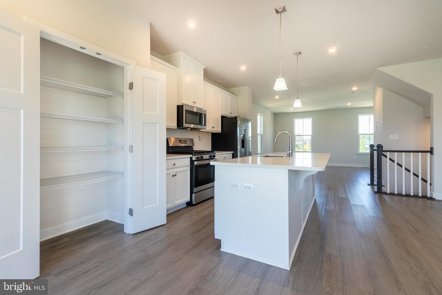 8100 Primrose Lane photo 20