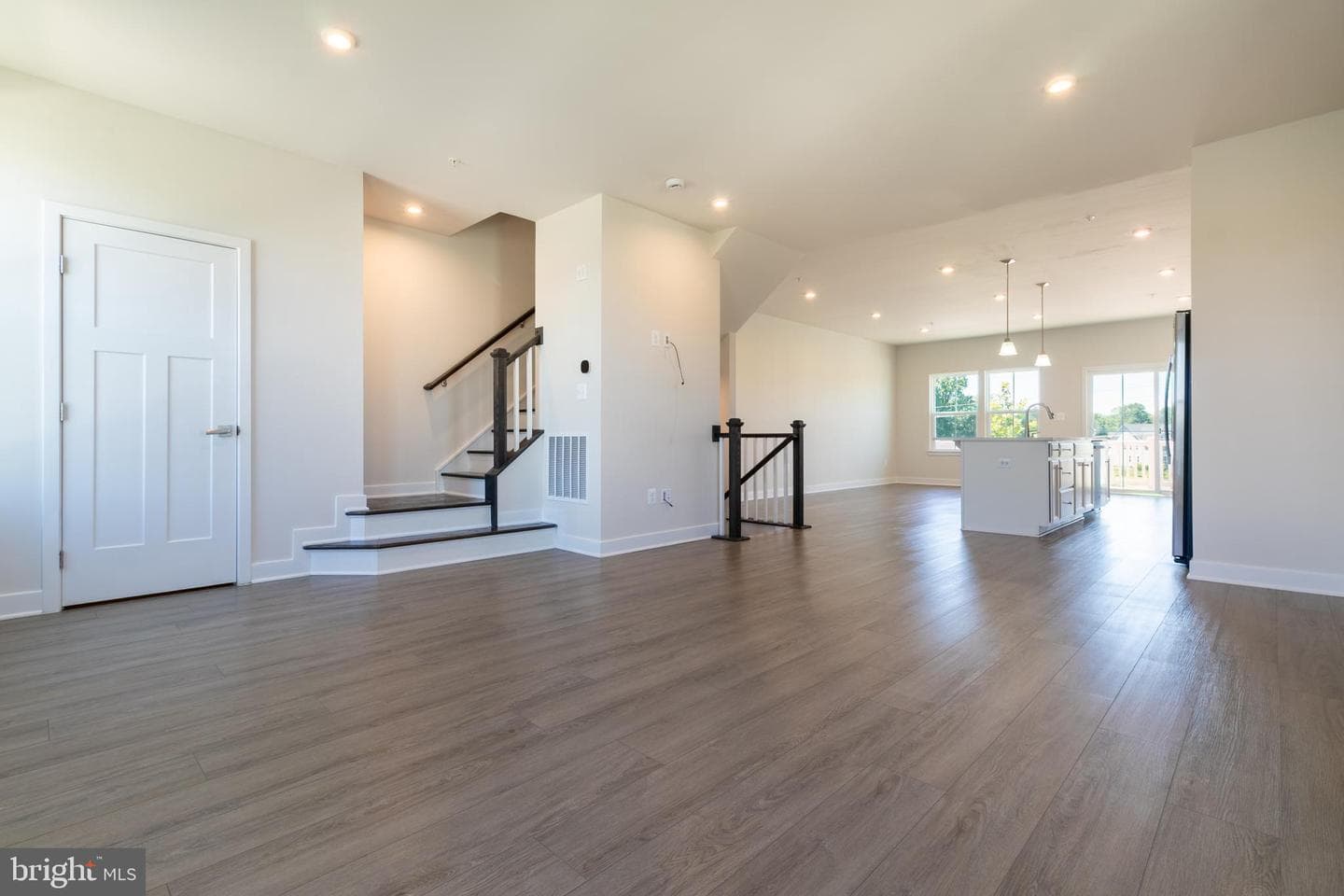 8100 Primrose Lane photo 24