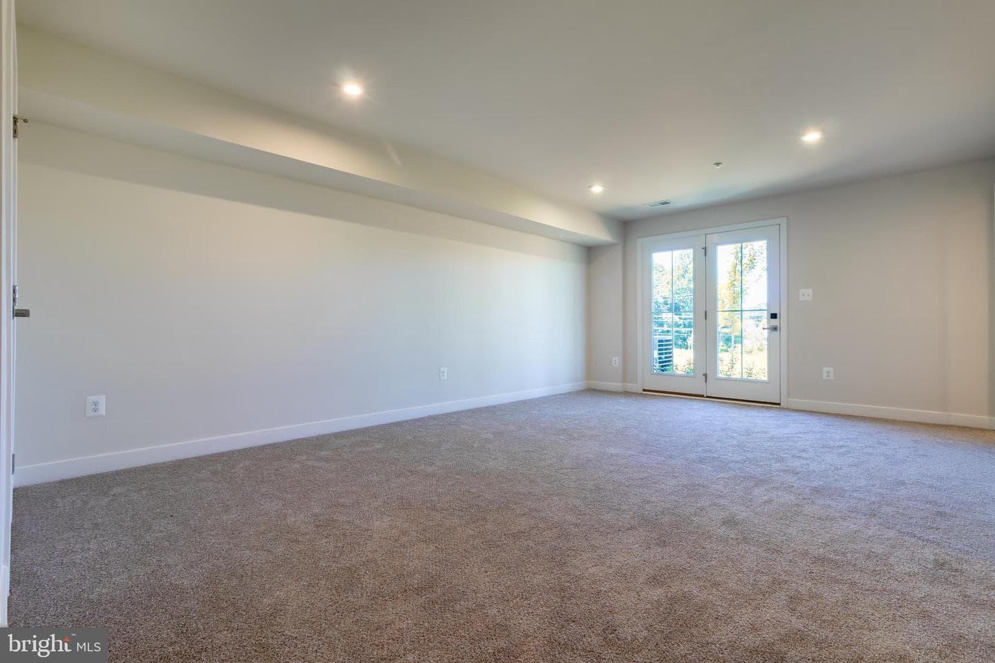 8100 Primrose Lane photo 31