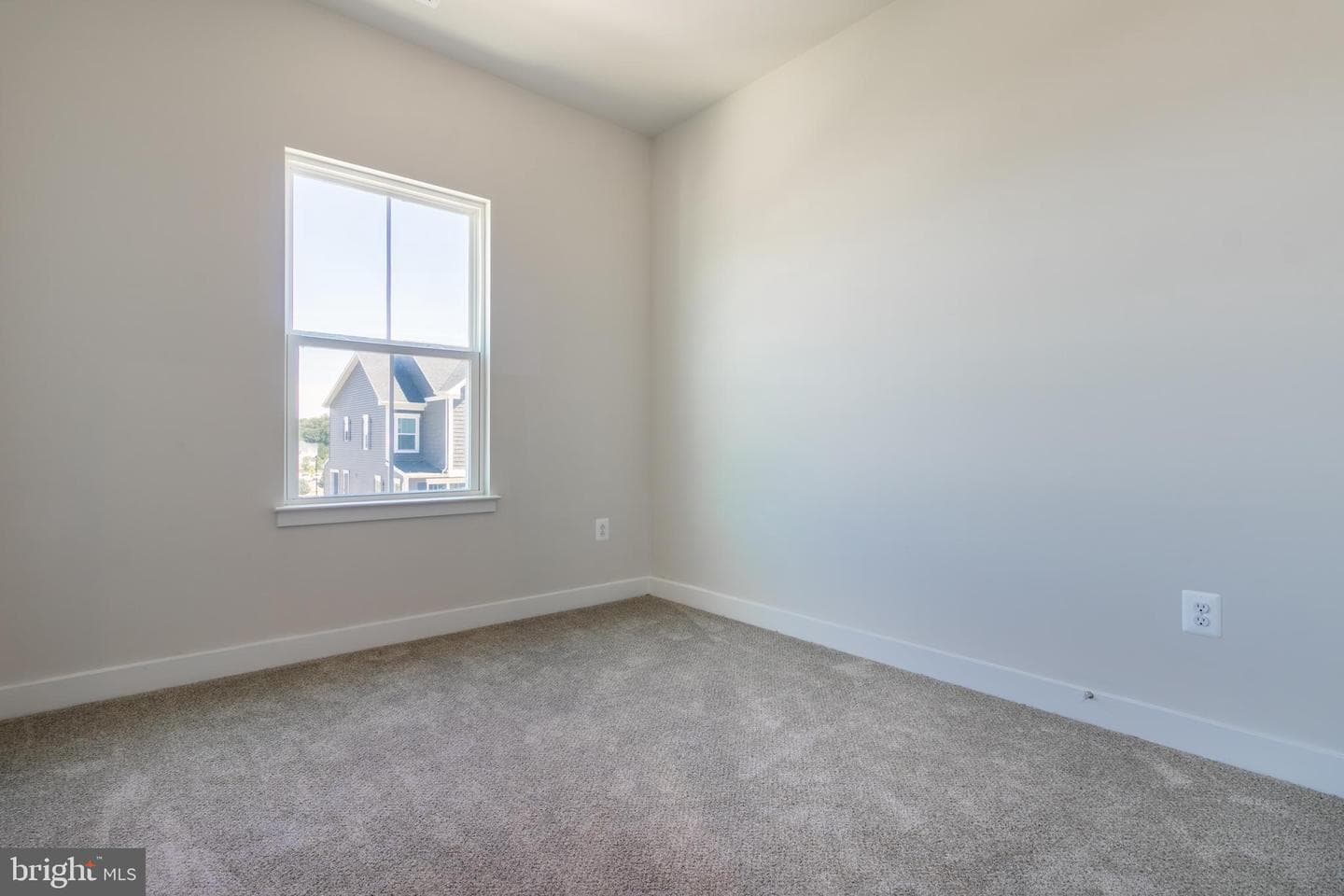 8100 Primrose Lane photo 4