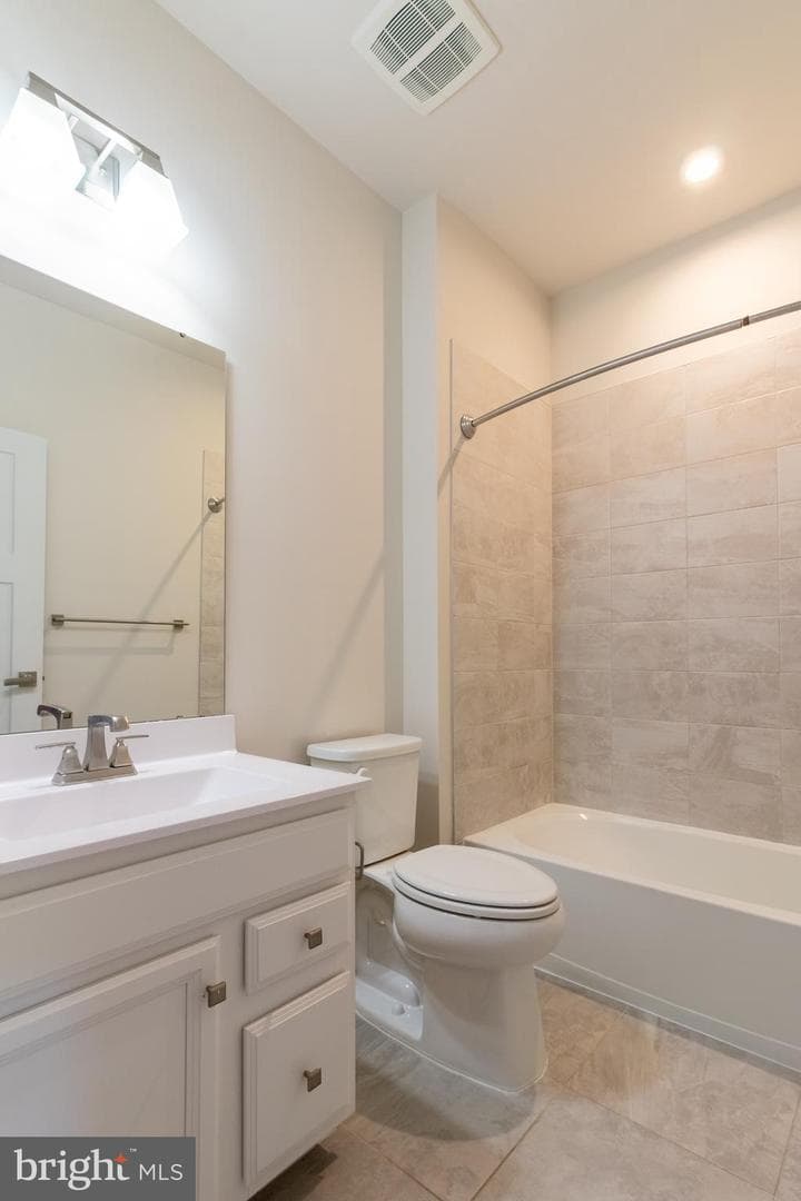 8100 Primrose Lane photo 8