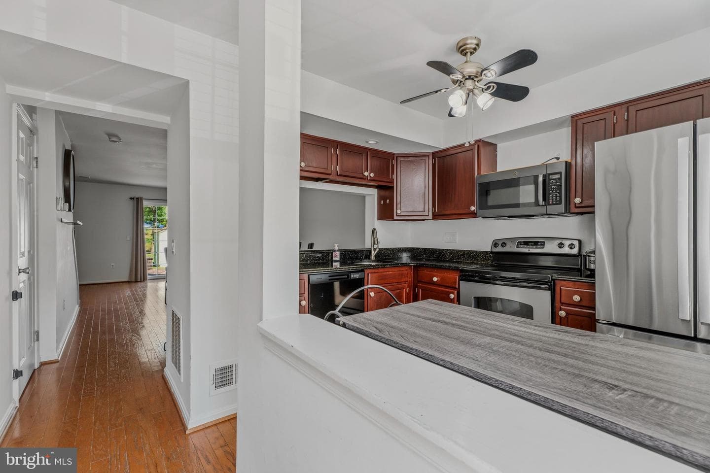 9611 Stirling Bridge Drive photo 2