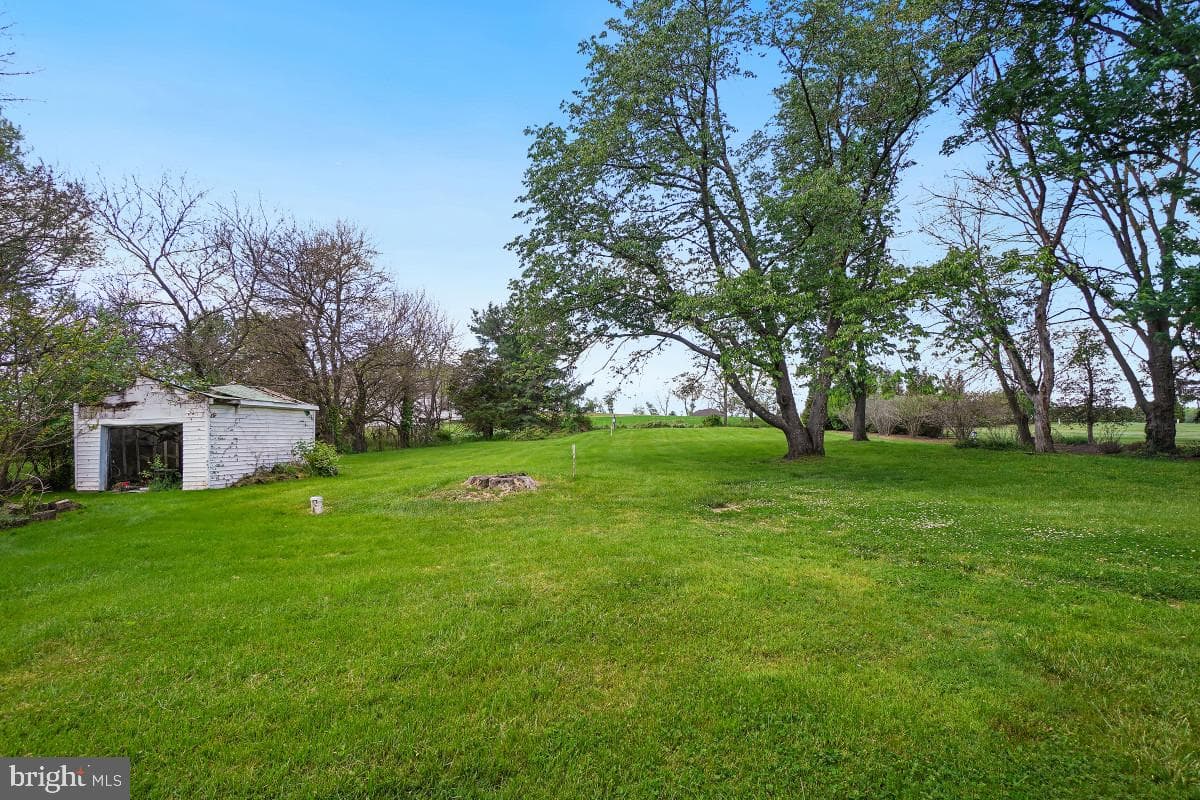 1420 Daisy Road photo 3