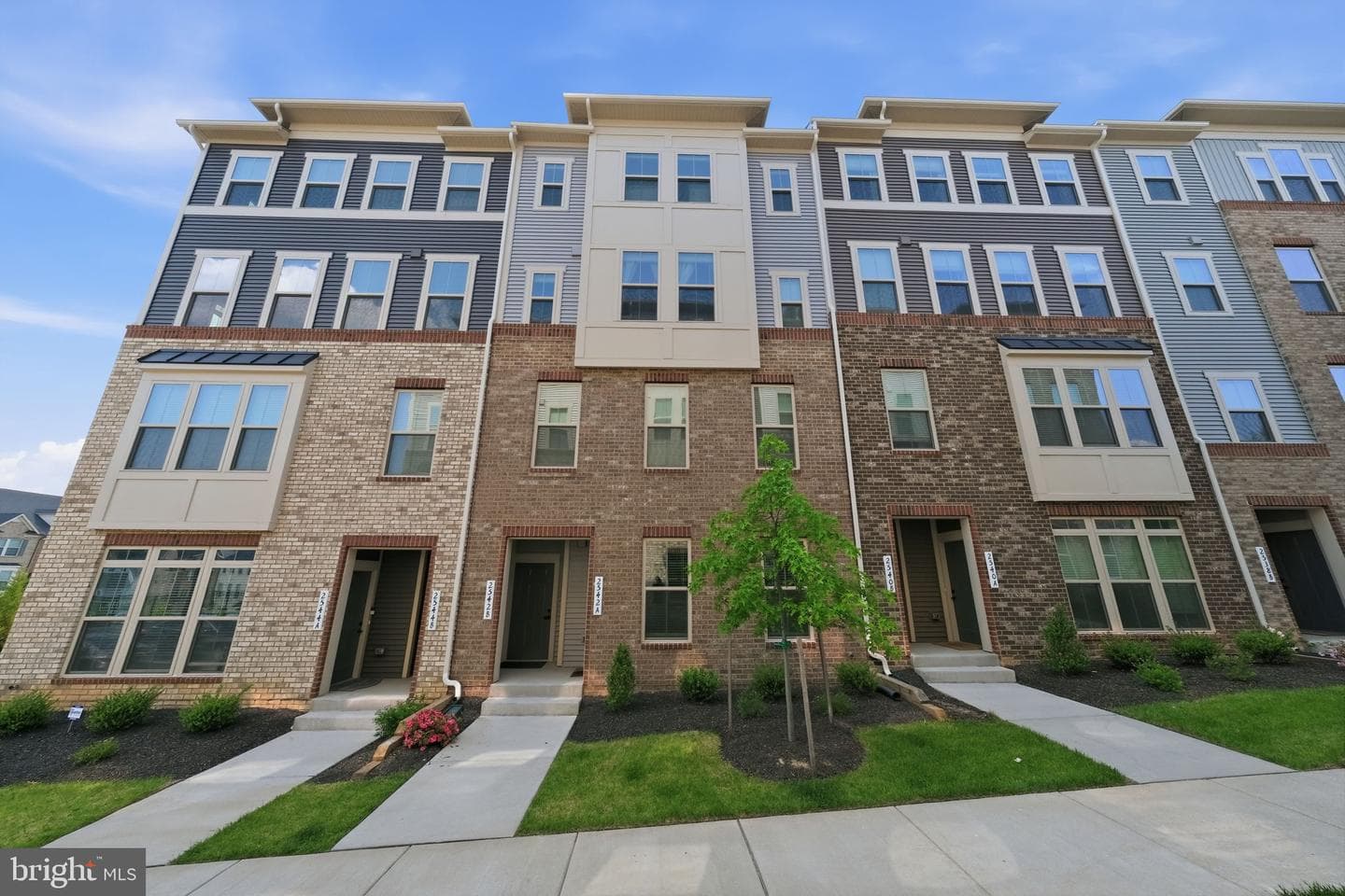 2542 Verona Pl # B photo 1