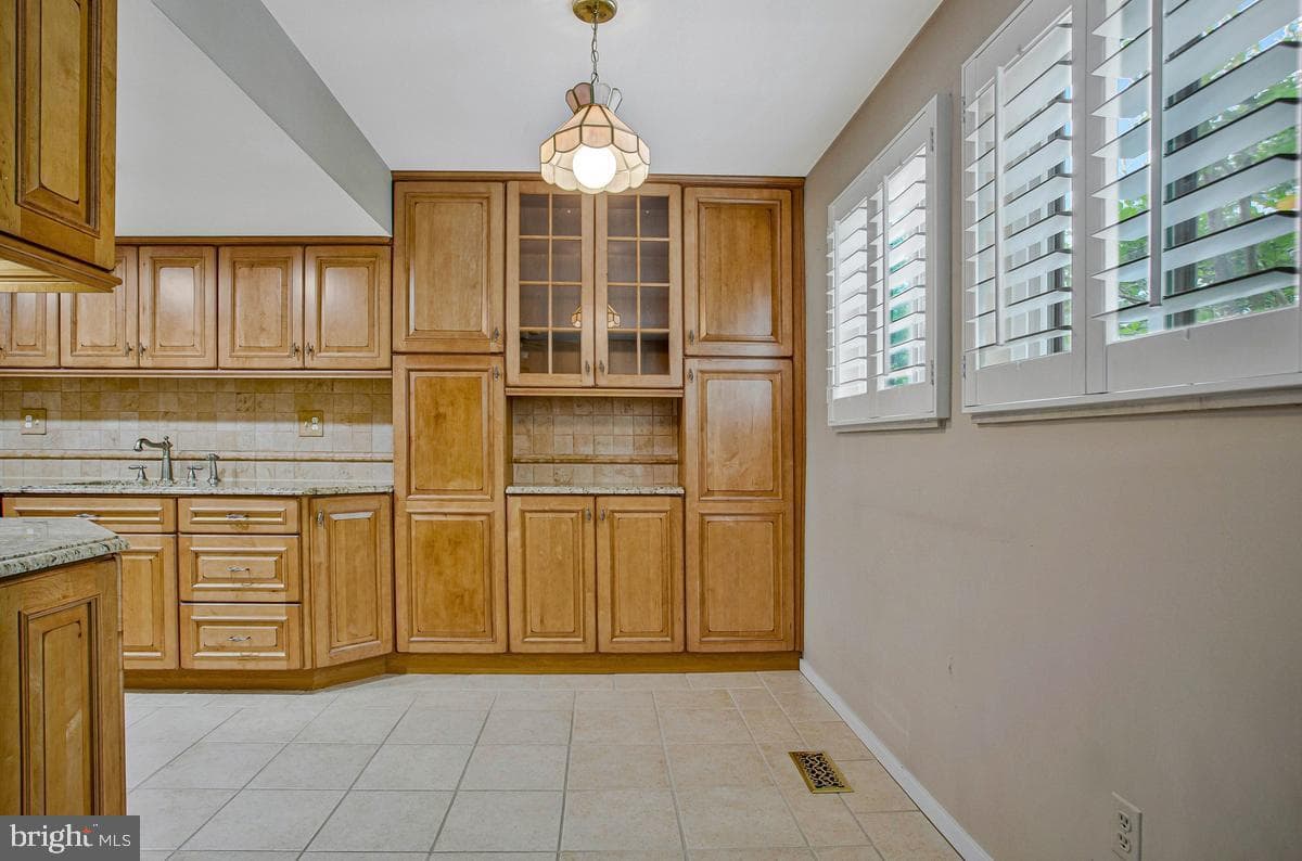 5632 Thicket Lane photo 18