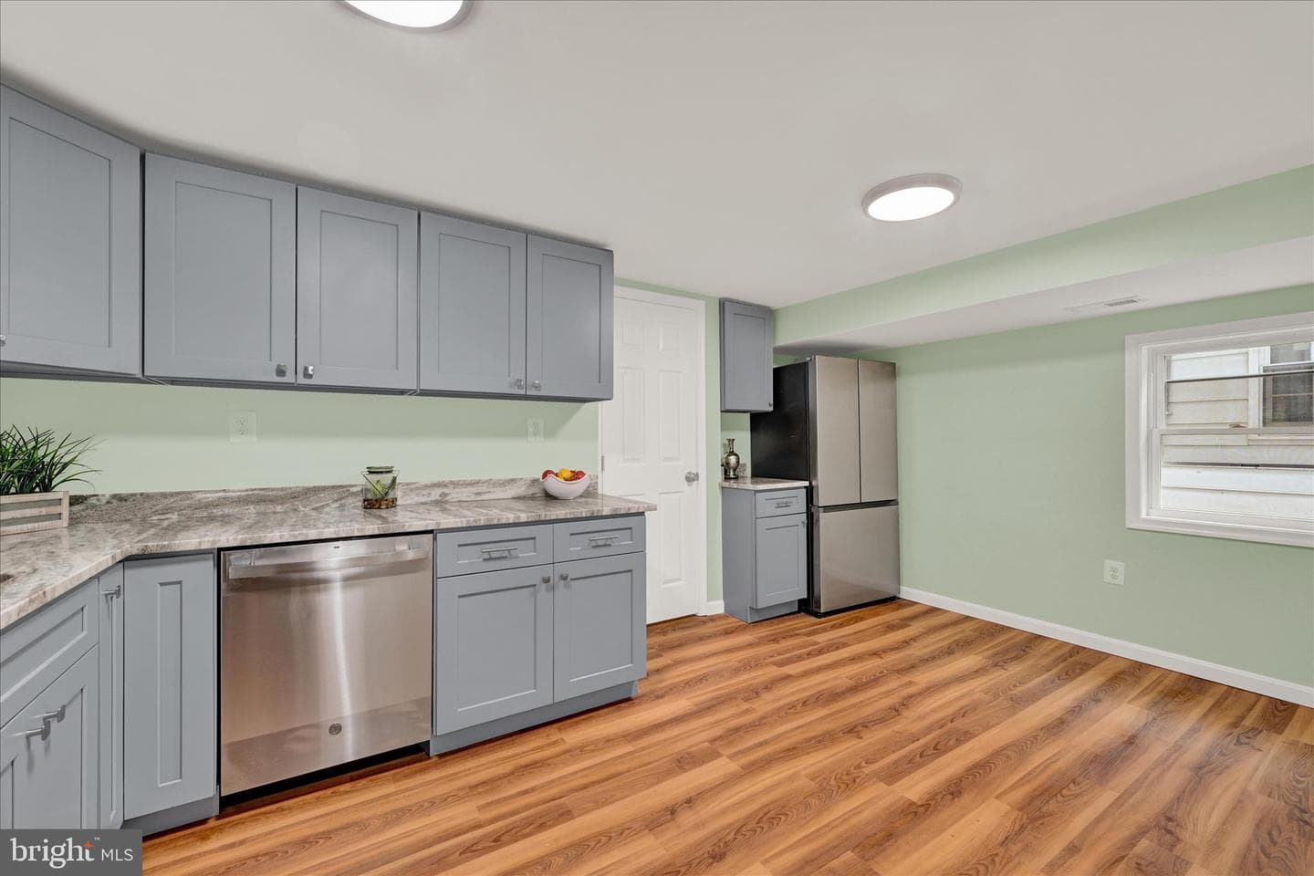 8511 Frederick Road photo 9