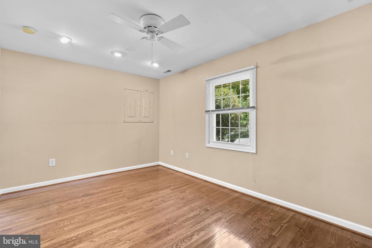 9187 Furrow Avenue photo 25